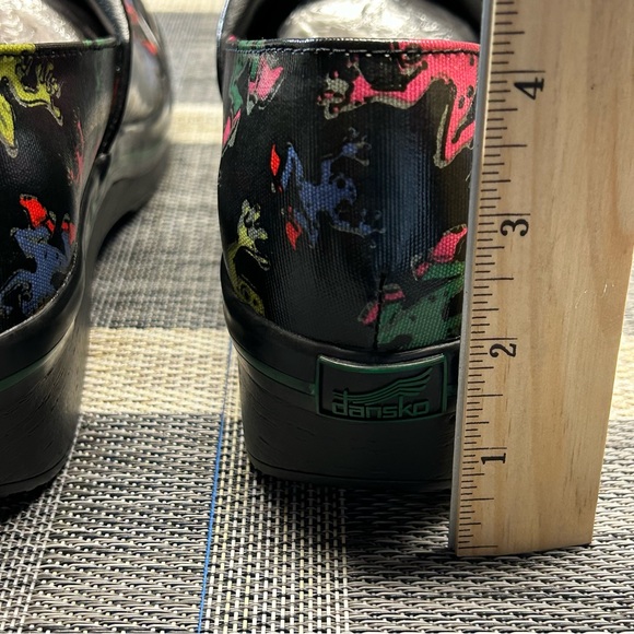 Dansko Vegan Womens Clogs Slip Resistant Closed Back Closed Toe EU 40, US 9.5-10 - Picture 11 of 17